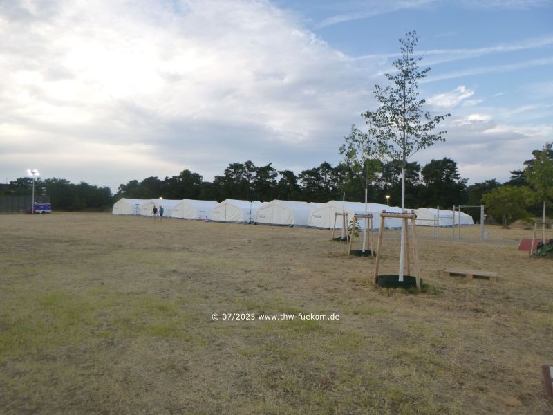 Aufbau von Zelten SG 300 STZ Lanco